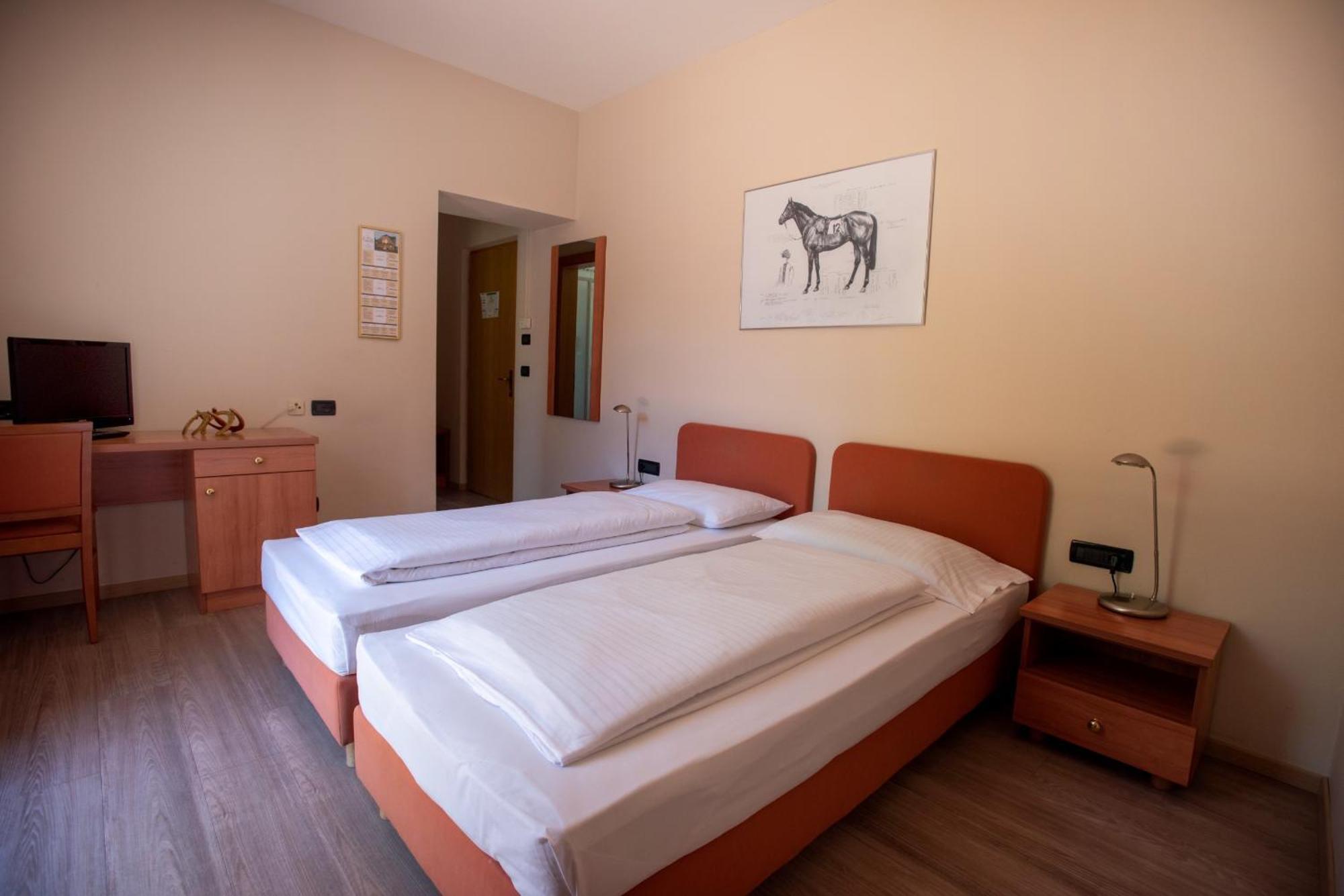Albergo Cavallino s'Rössl Merano Esterno foto